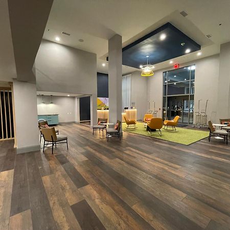 Spark By Hilton Branson Meadows Luaran gambar
