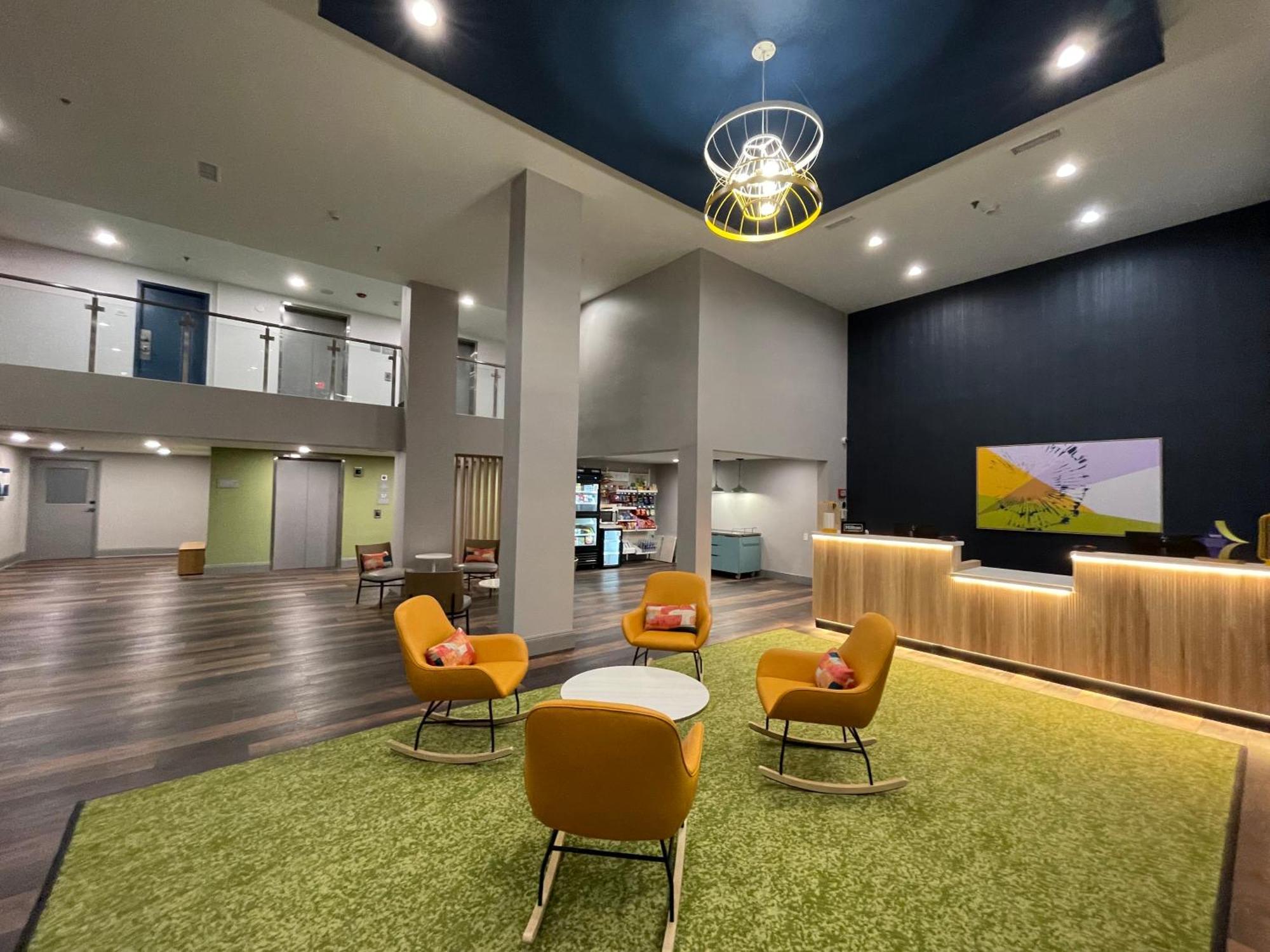 Spark By Hilton Branson Meadows Luaran gambar