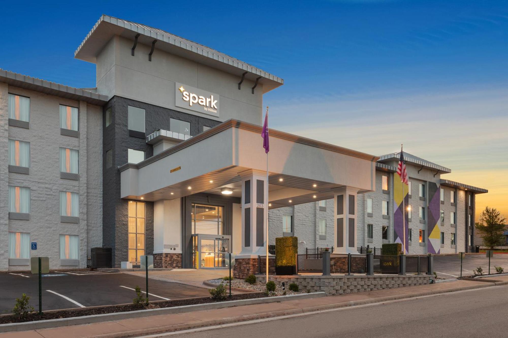 Spark By Hilton Branson Meadows Luaran gambar
