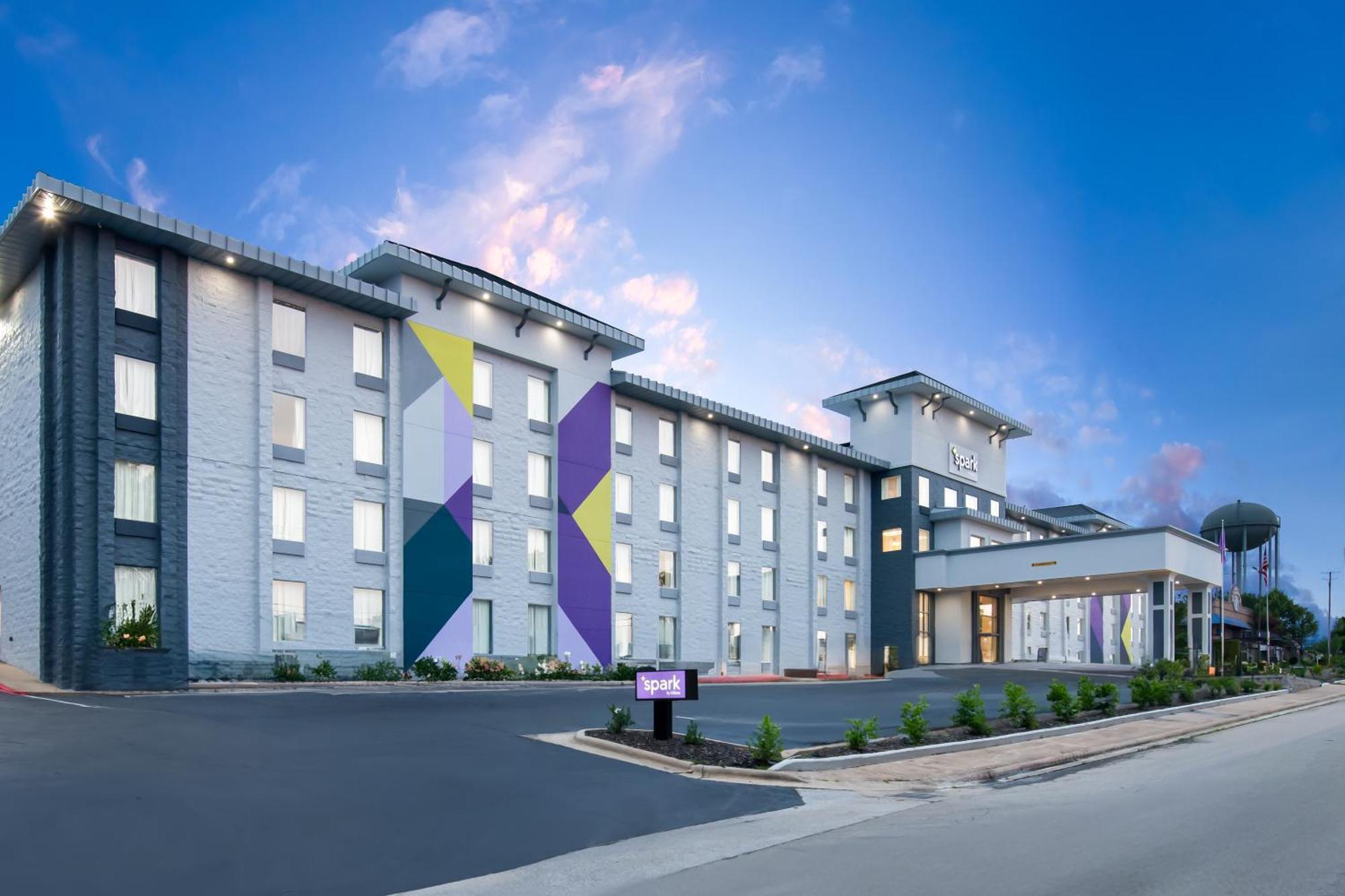 Spark By Hilton Branson Meadows Luaran gambar