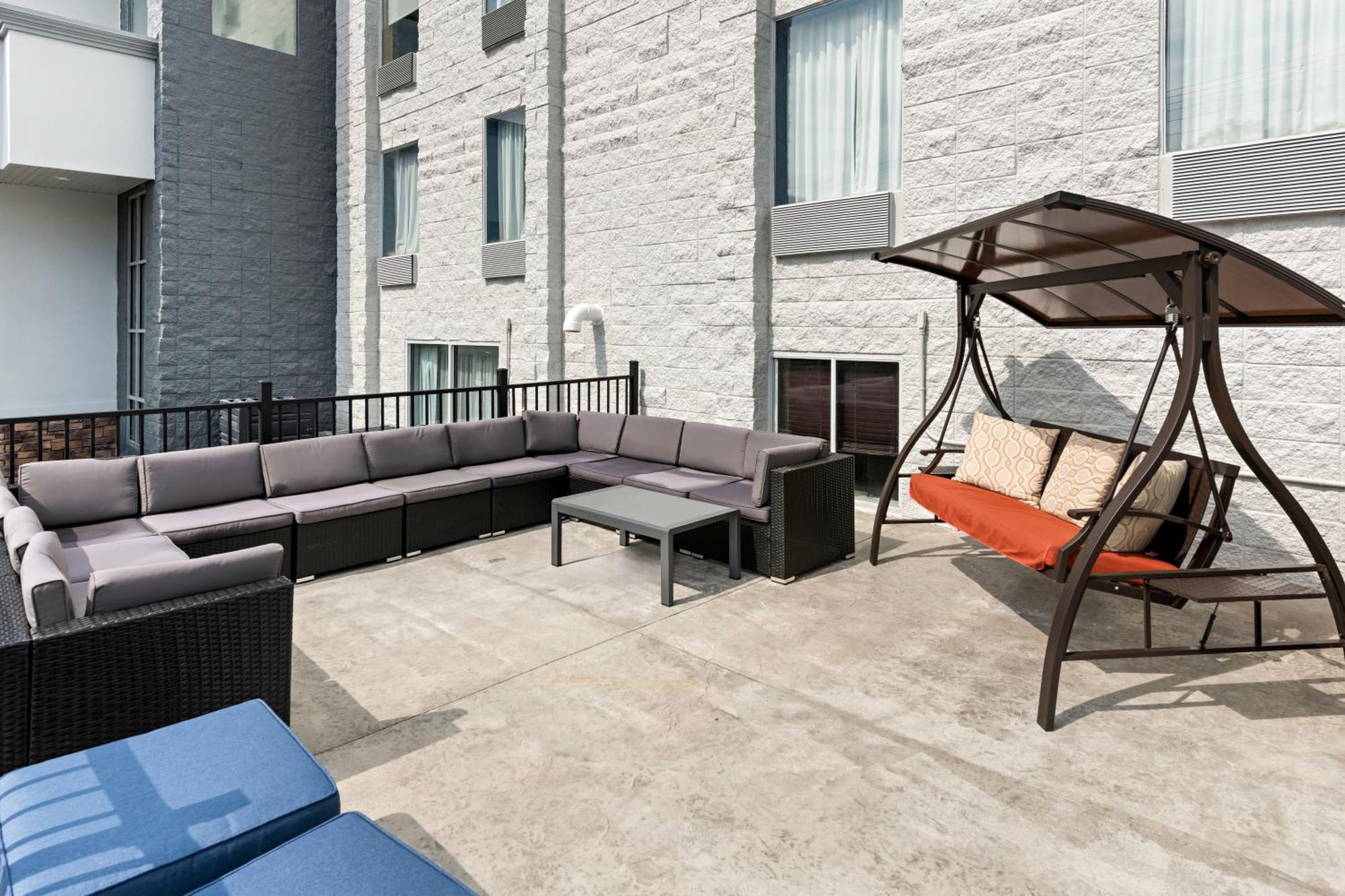 Spark By Hilton Branson Meadows Luaran gambar