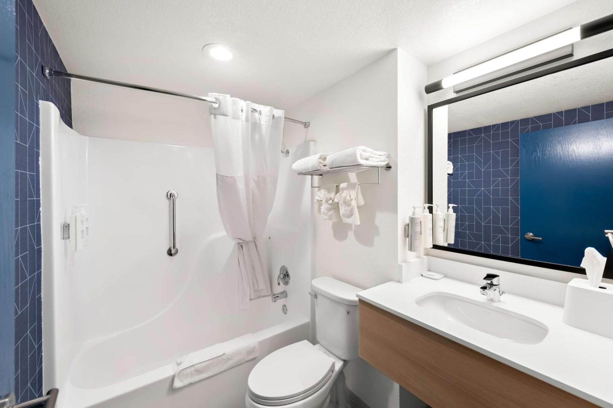 Spark By Hilton Branson Meadows Luaran gambar
