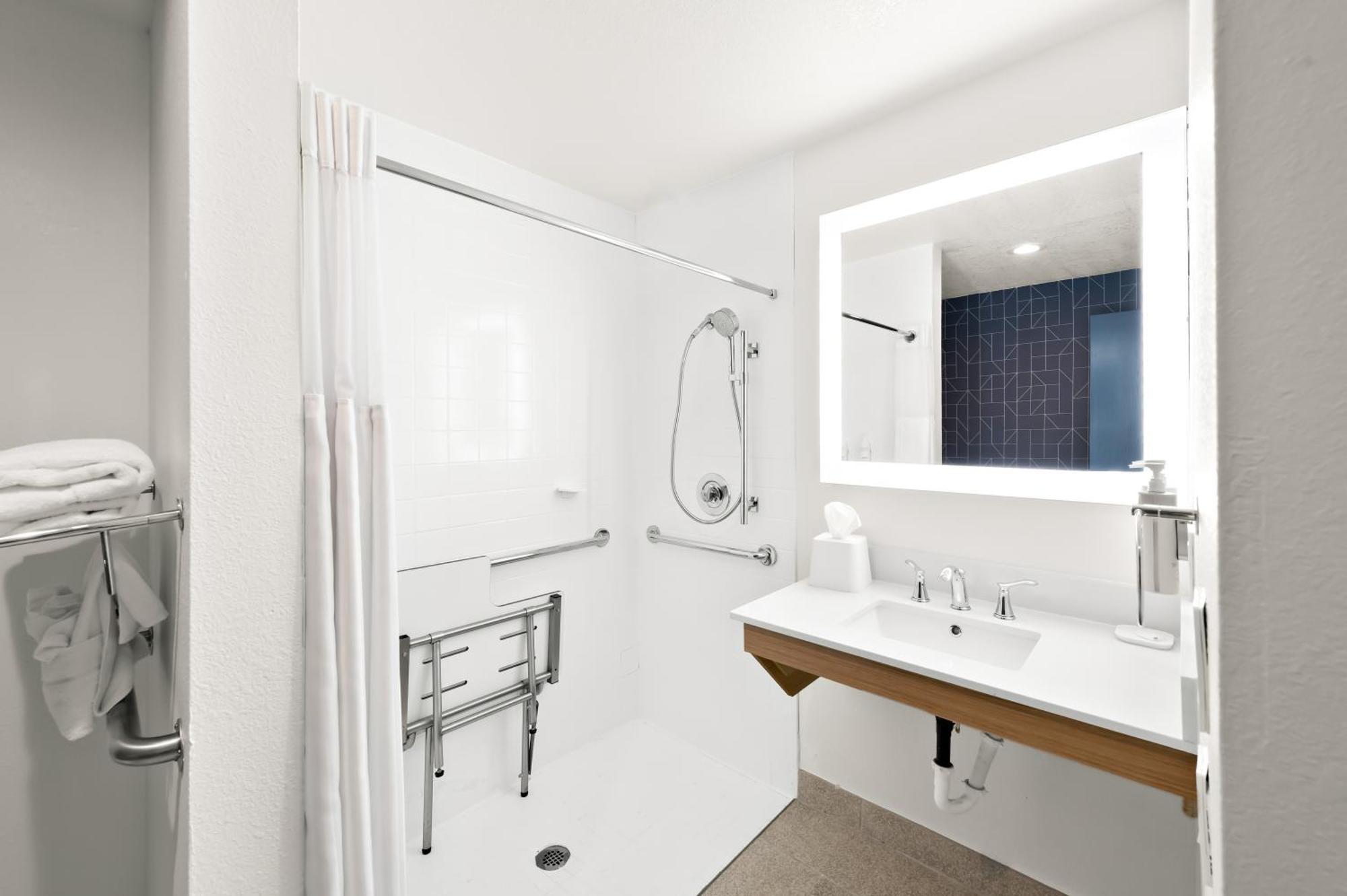 Spark By Hilton Branson Meadows Luaran gambar