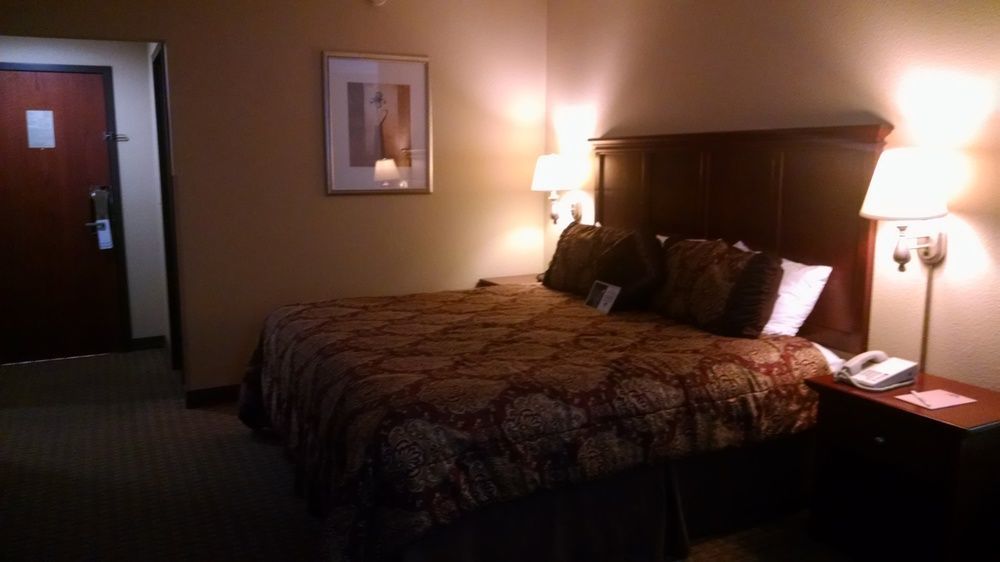 Spark By Hilton Branson Meadows Luaran gambar